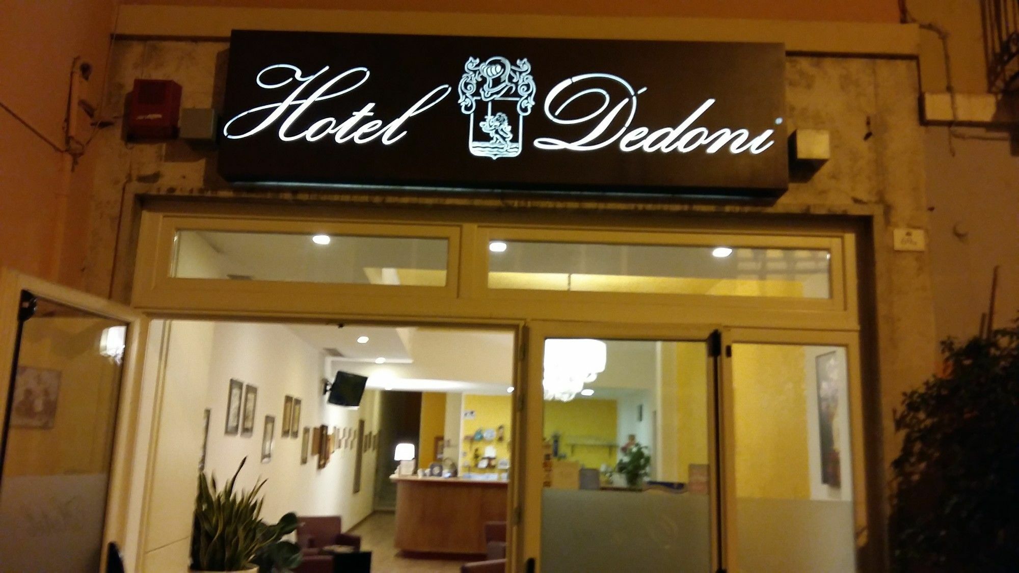 Hotel Dedoni Cagliari Exteriör bild